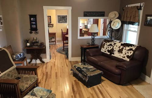 Bloomington Casa | JLBrinkmeyer Ranchhouse, acogedor y auténtico, ubicado en el hermoso sur de Iowa