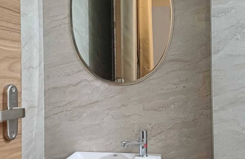 Rau Hotel | JMB Hotel Height