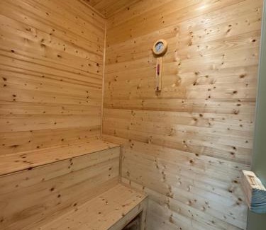 Constanta Hotel | JMR Splendor - Private Sauna & Bathtub Suites