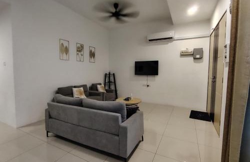 Miri Casa | JNJ Miri Homestay - Miri Serene Shangrila, Luak with 4-bedroom