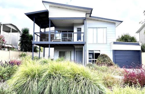 Aldinga Beach Casa | Jo's Sanctuary- 4 Bdrms Sleeps 10 Beach & scrub