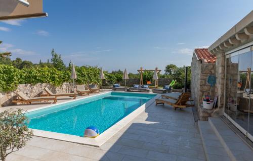 Mocici Villa | Joe