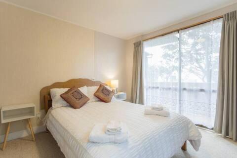 Greenlane - Ellerslie Casa | Joe & Mary's Cosy homestay room