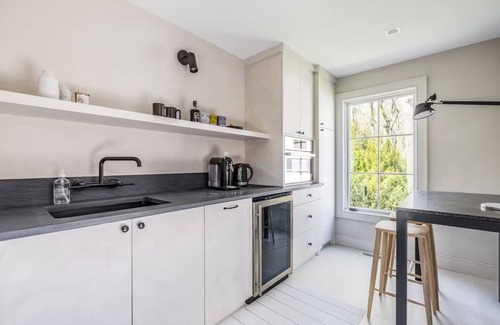 Sag Harbor Casa | Joels Lane by Rove | 5BR w/Heated Pool, Sauna & Gym