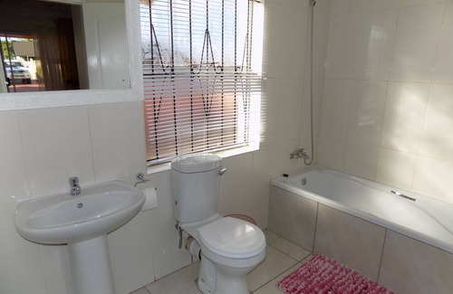 Moses Kotane Casa | Joezebel Guest House