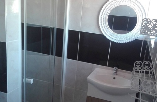 Moses Kotane Casa | Joezebel Guest House