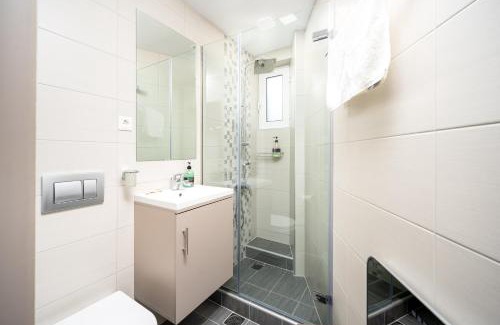 Aigio Apartamento | John's city center roof studio flat -panorama view