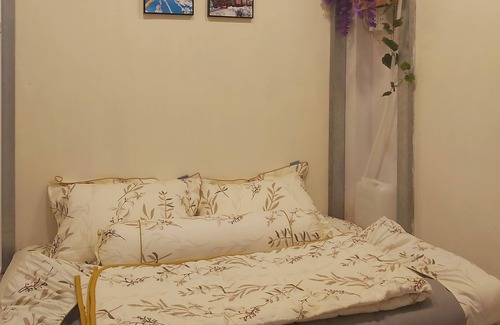 District 12 Cama Y Desayuno | Johnny homestay, bed and breakfast, smarthome, quiet, amenities
