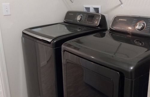 Drake Casa | Johnny Lo's Garage. Brand new comfy home. 420 friendly / monthly rates available