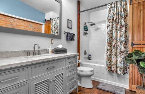 Upper Fells Point Casa | Johns Hopkins Historic Renovated home - Fells Point!