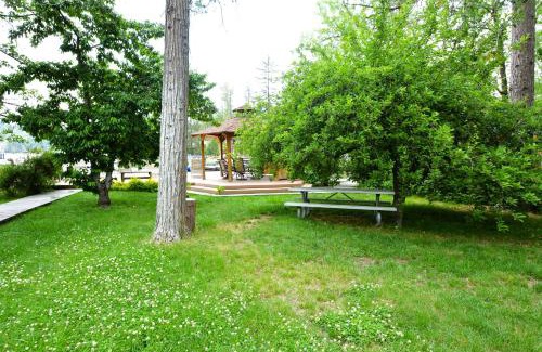 Bass Lake Casa | Johnson Lake Frontreduced Nightly Rates
