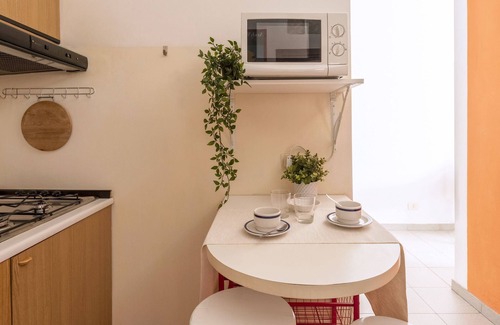 Como Apartamento | JOIVY Charming Flat Near Train Station