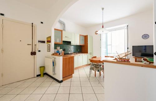 Chiavari Apartamento | JOIVY Cosy flat with parking in Chiavari