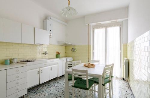 Riva Trigoso Apartamento | JOIVY Family Flat Terrace & Parking near Beach