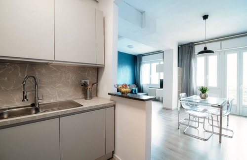 Como Apartamento | JOIVY Family Flat W/Balcony