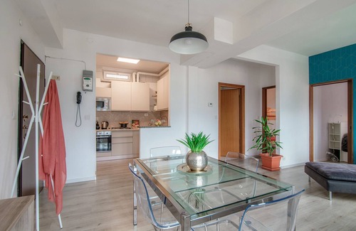 Como Apartamento | JOIVY Family Flat W/Balcony