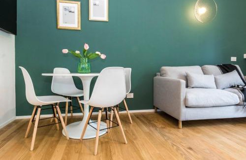 Fiera Apartamento | JOIVY Fresh Family Apt for 5 near City Life