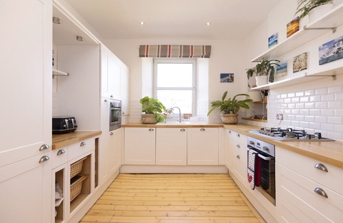 Morningside Apartamento | ALTIDO Gorgeous 1-bed flat with a shared garden
