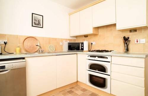 New Town Apartamento | JOIVY Gorgeous Stockbridge Apt With Underground Parking