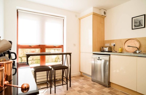 New Town Apartamento | JOIVY Gorgeous Stockbridge Apt With Underground Parking