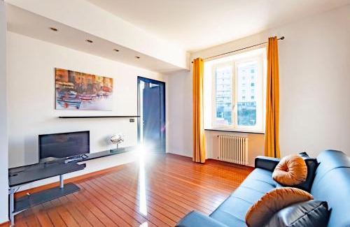 Sturla Apartamento | JOIVY Modern flat next to the sea