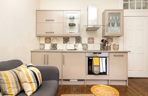 Old Town Apartamento | JOIVY Royal Mile Tower Apartment