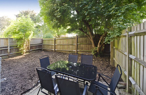 Notting Dale Apartamento | JOIVY Spacious apt w/private yard in Notting Hill