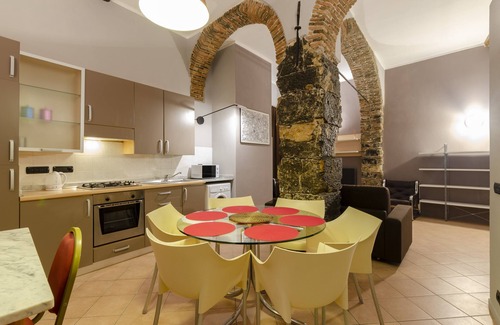 Molo Apartamento | JOIVY Warm Family Flat For 9, Near Porto Antico
