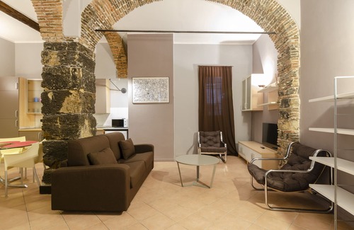 Molo Apartamento | JOIVY Warm Family Flat For 9, Near Porto Antico