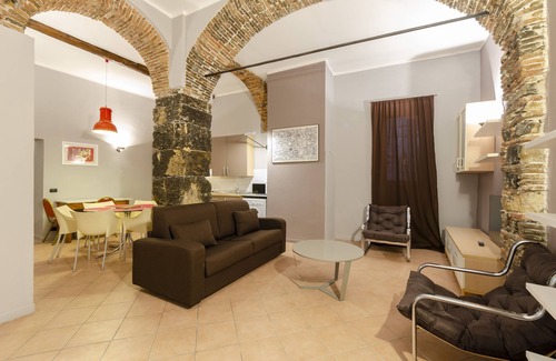 Molo Apartamento | JOIVY Warm Family Flat For 9, Near Porto Antico
