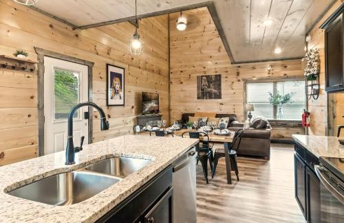 Sevierville Casa | Jolene - Pool, Hot Tub, Games Near Dollywood & The Island in P-Forge