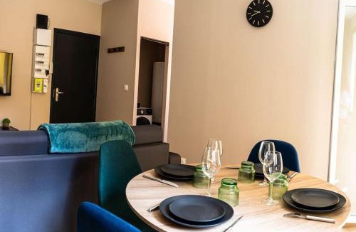 Orange Apartamento | Joli Appart deux pièces climatisé à 300m du théâtre Antique