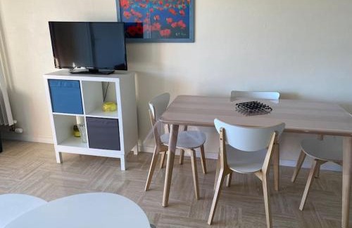 La Napoule Apartamento | Joli appartement calme avec vue piscine