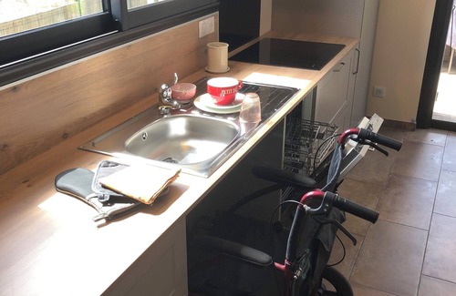 Vallabrix Casa | Joli Gîte 4 , Accessible PMR Près D'uzès, du Pont du Gard, et du Musée Haribo