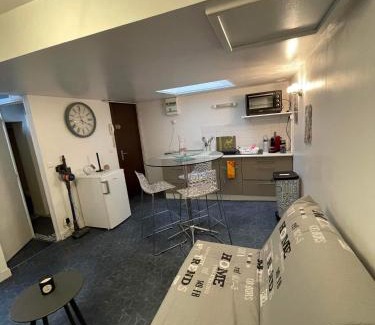 Eu Apartamento | Joli petit F1 plein centre ville