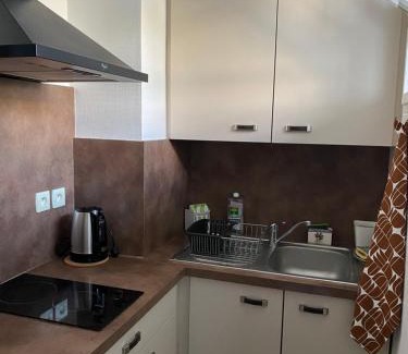 California - Pezou Apartamento | Joli studio calme et central
