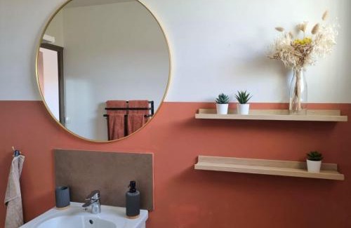 Sud Apartamento | Joli studio lumineux centre avec parking securise dans quartier recherche