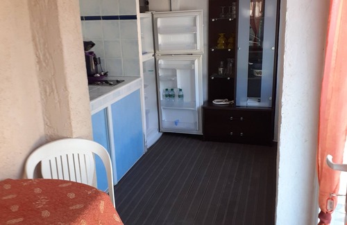 Pignans Casa | Joli T1 Avec Piscine et Parking Privé