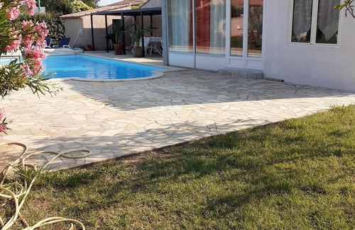 Pignans Casa | Joli T1 Avec Piscine et Parking Privé
