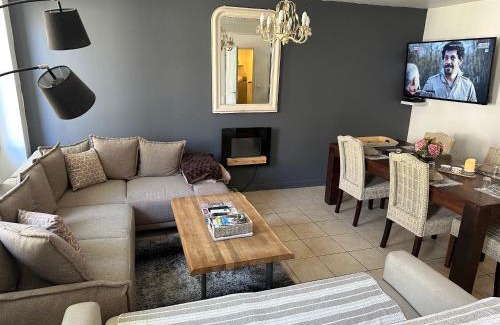 Briare Apartamento | JOLIE MAISON AVEC JARDIN PRIVE DANS LE CENTRE VILLE DE BRIARE