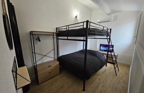 Portiragnes-Plage Villa | Jolie maison de vacances rénovée toute climatisée 6 couchages, 2 chambres mezzanine 100m de la plage residence LE VILLAGE DE LA MER LRVM88