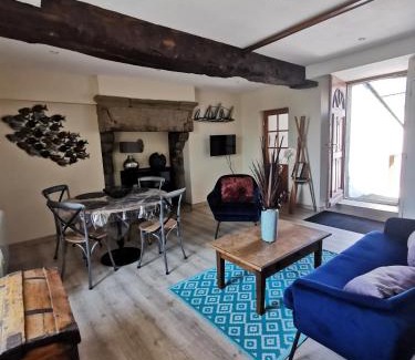 Megrit Casa | JOLIE MAISON DE VILLAGE
