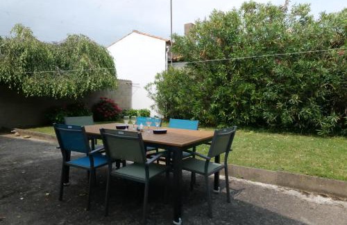 Givrand Casa | Jolie maison avec jardin - quartier la Roulière - 6 personnes