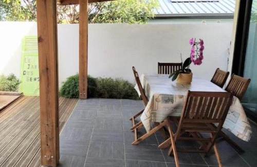 Ravine des Cabris Villa | Jolie maison T3 à St Pierre, 2 chambres avec sdb, grande varangue, jardin