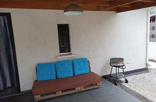 Ravine des Cabris Villa | Jolie maison T3 à St Pierre, 2 chambres avec sdb, grande varangue, jardin
