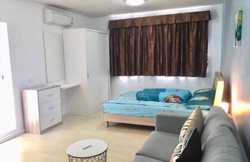 Lucenay-les-Aix Apartamento | Jolie studio meuble avec lits doble personnes sur Lucenay, prox commerces.