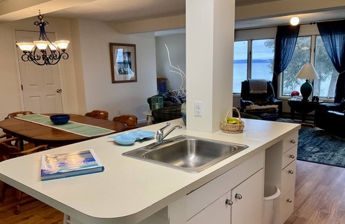 Lake Leelanau Condominio | "South Manitou" piso principal condominio de playa cerca de Leland en The Jolli-Lodge