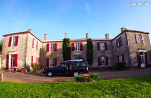 Le Bernard Cama Y Desayuno | Jolly Château - Family and Friends suite