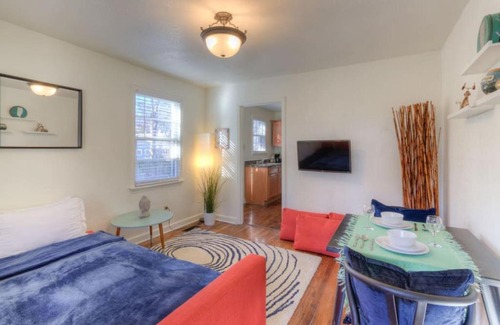 Midtown Apartamento | Jolly Jefferson Ave Walk to the Best of Midtown