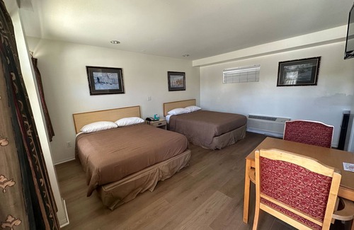 Marina del Rey Hotel | Jolly Roger Hotel